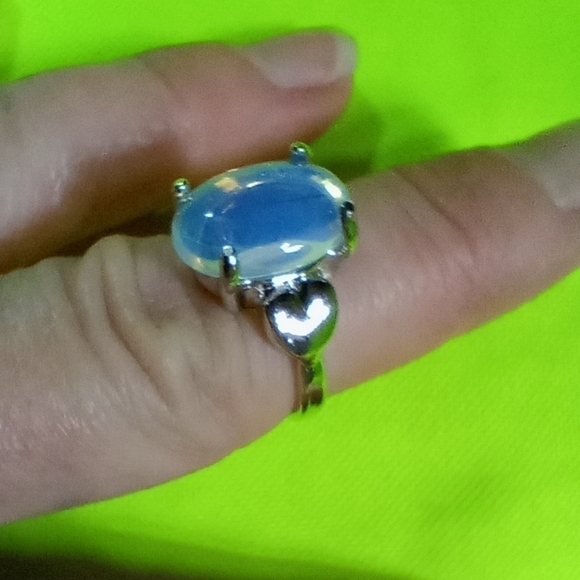 Silvertone heart ♥ faux moon stone ring size 7 - Picture 3 of 4